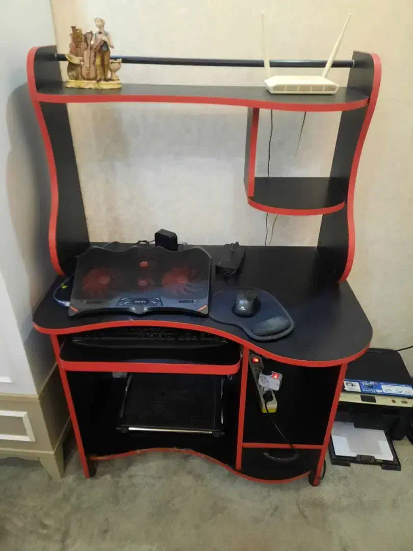 فروش میز کامپیوتر تمیز|میز تحریر و کامپیوتر|اهواز, زیباشهر|دیوار