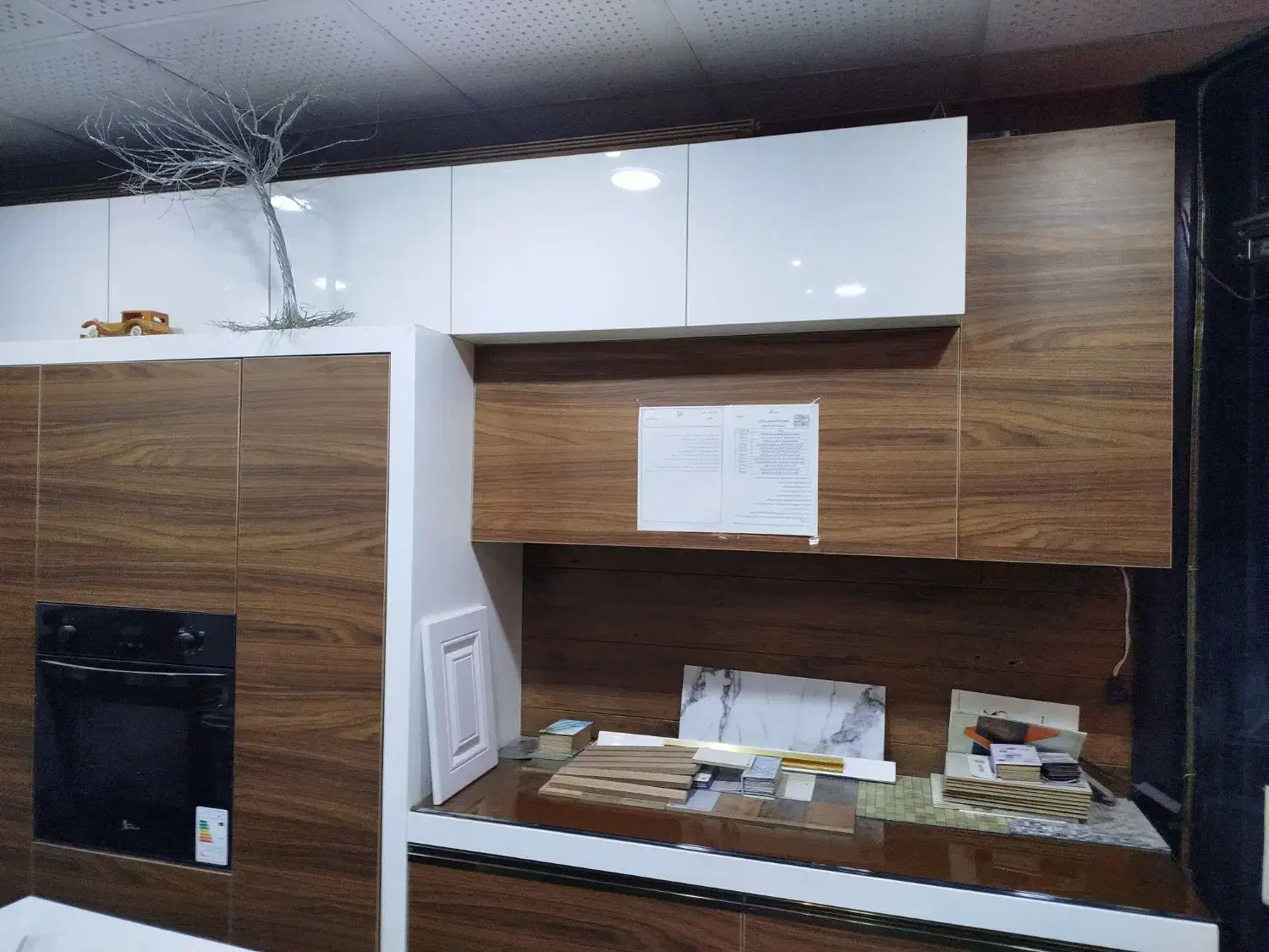 سازنده انواع کابینت تعمیرات تخصصی|مصالح و تجهیزات ساختمان|قم, دروازه چوبی|دیوار