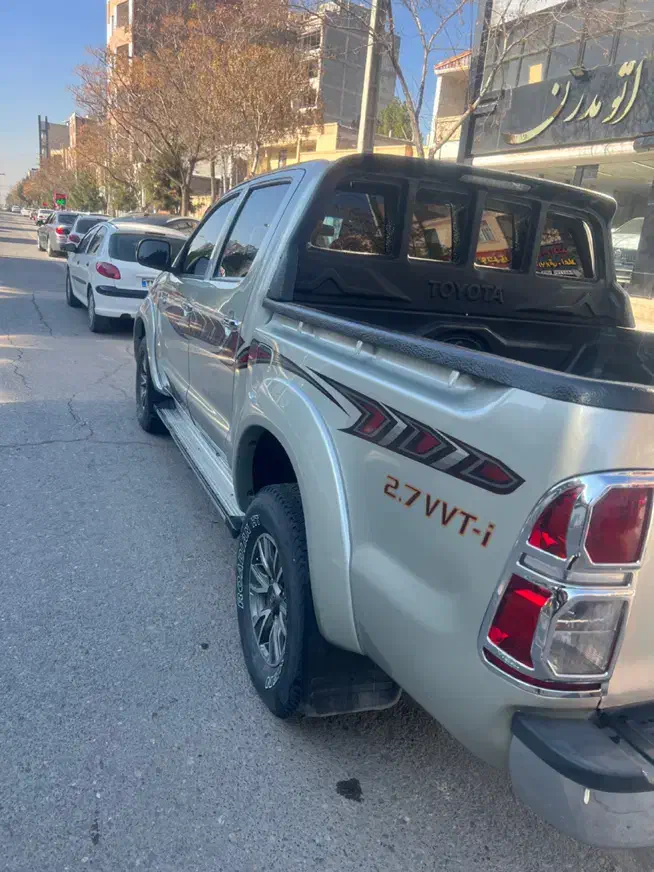 هایلوکس ۲۰۱۰|خودرو سواری و وانت|کرمان, |دیوار