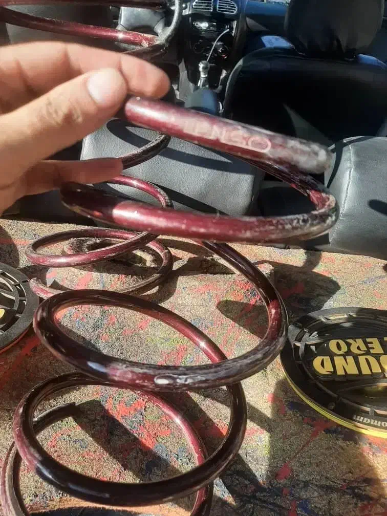 فنرلنزو ۲۰۶ معاوضم دارم سایز۲۶/۲۷|قطعات یدکی و لوازم جانبی|رشت, سعدی (تختی)|دیوار