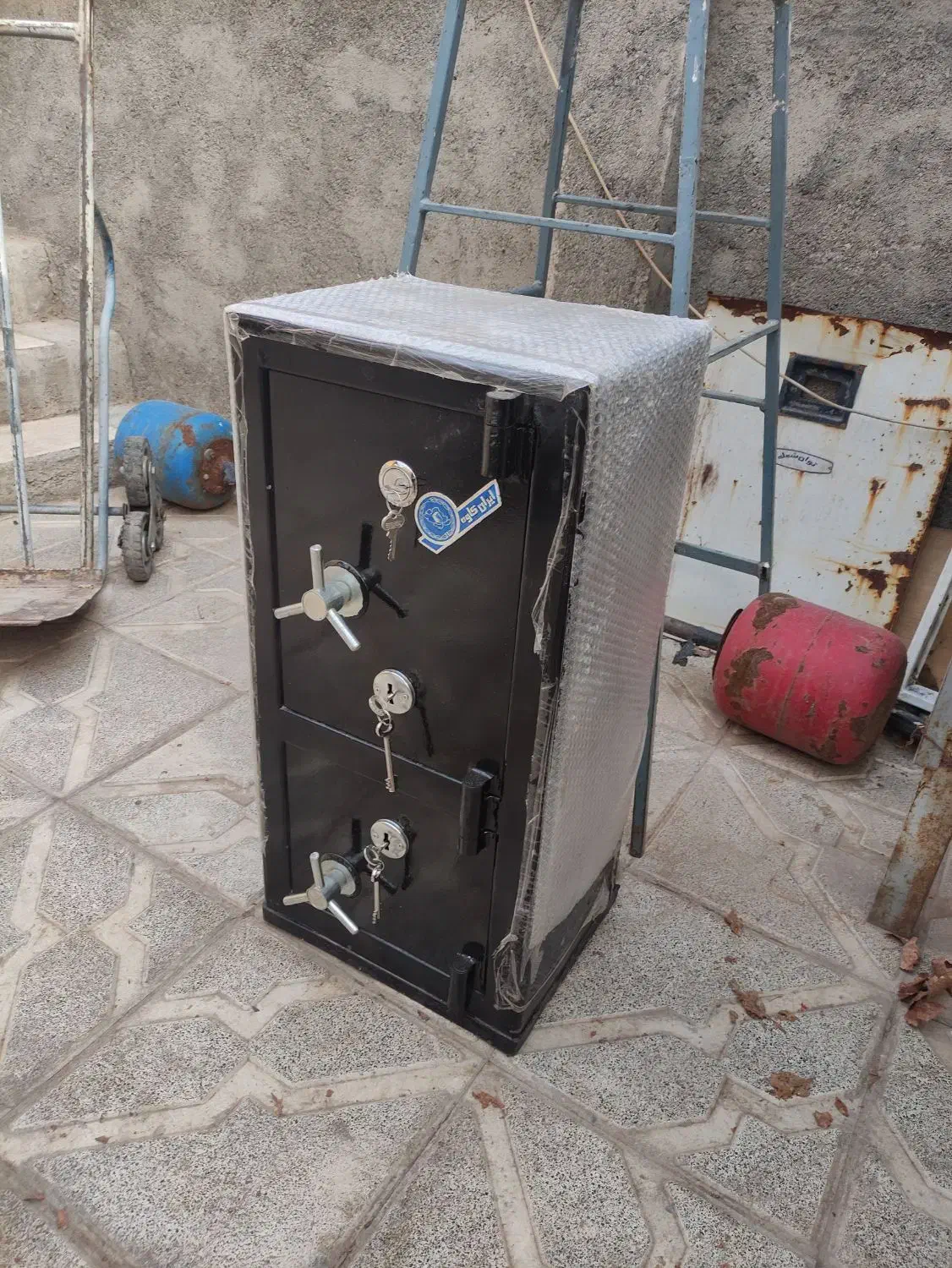 گاوصندوق لا کاغذی هنوز کاورش جدا نشده گاو صندوق|ابزارآلات|مشهد, شهرک شهید باهنر|دیوار