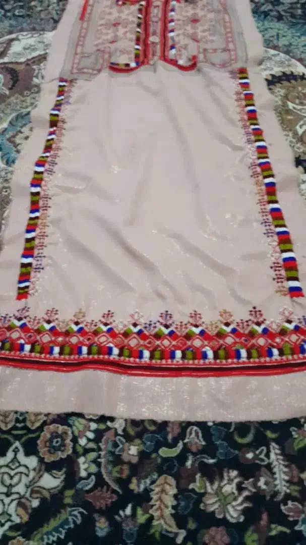 لباس دزودامن دست|لباس|خاش, |دیوار