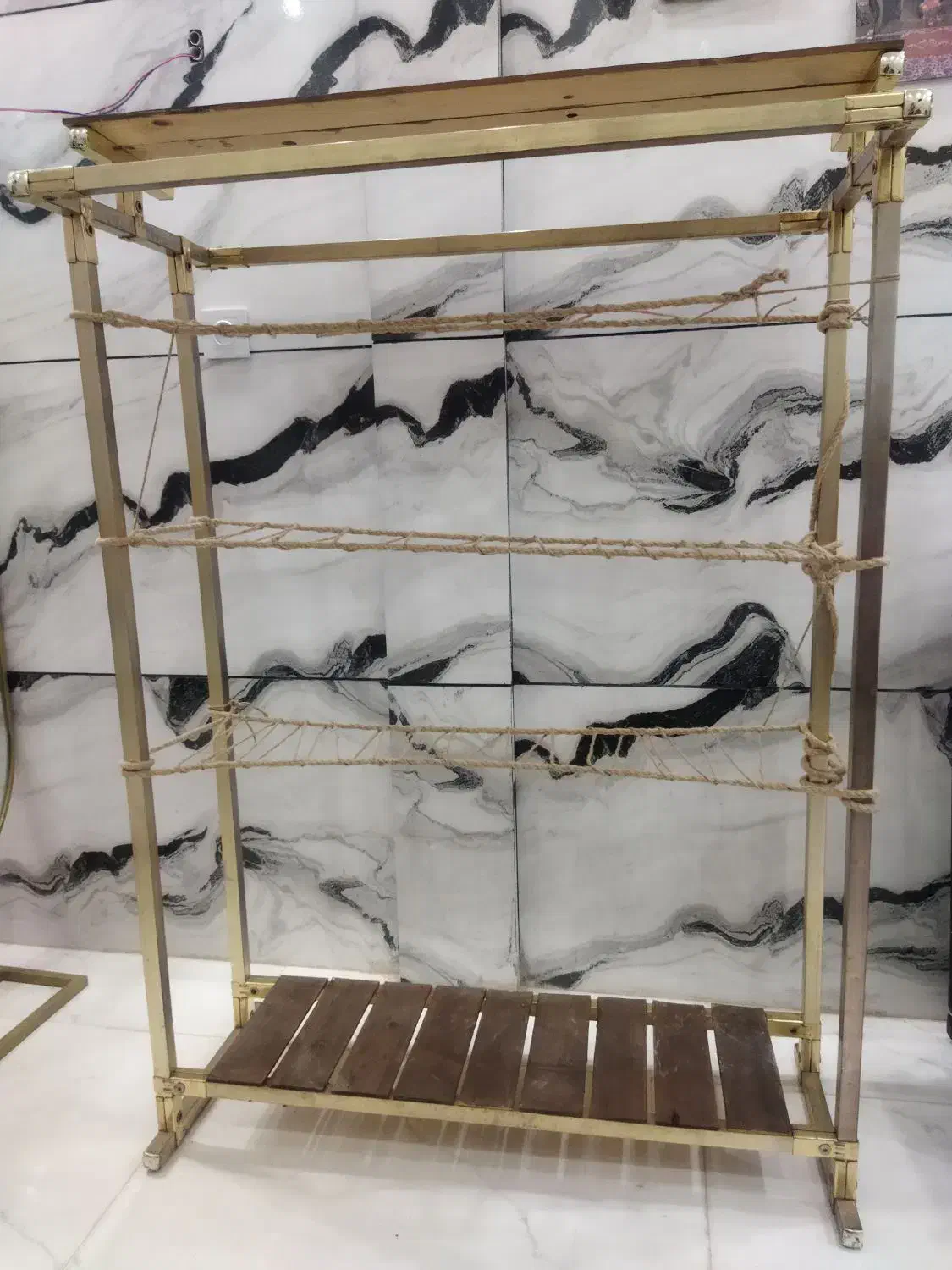 رگال لباس استیل طلایی|بندرخت و رخت‌آویز|مشهد, پنجتن|دیوار