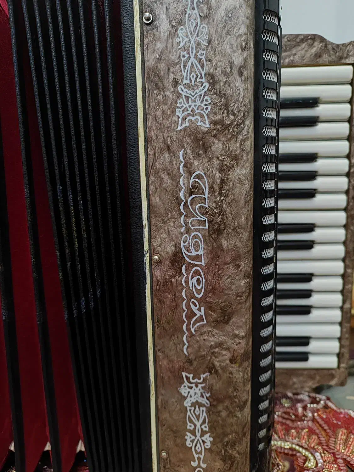 گارمان|سازهای بادی|تبریز, |دیوار