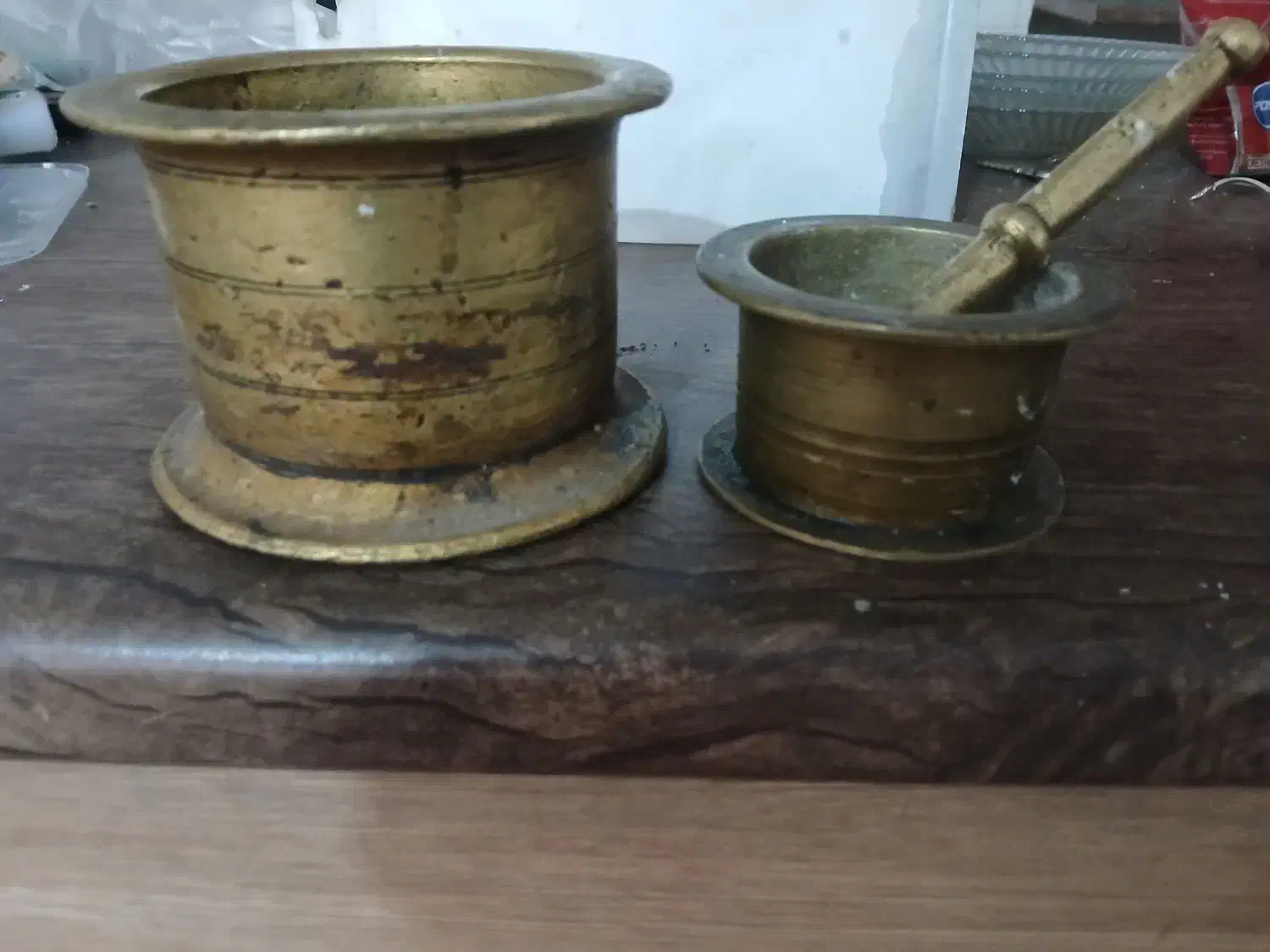 هاون برنجی قدیمی|کلکسیون اشیاء عتیقه|چهارباغ, |دیوار