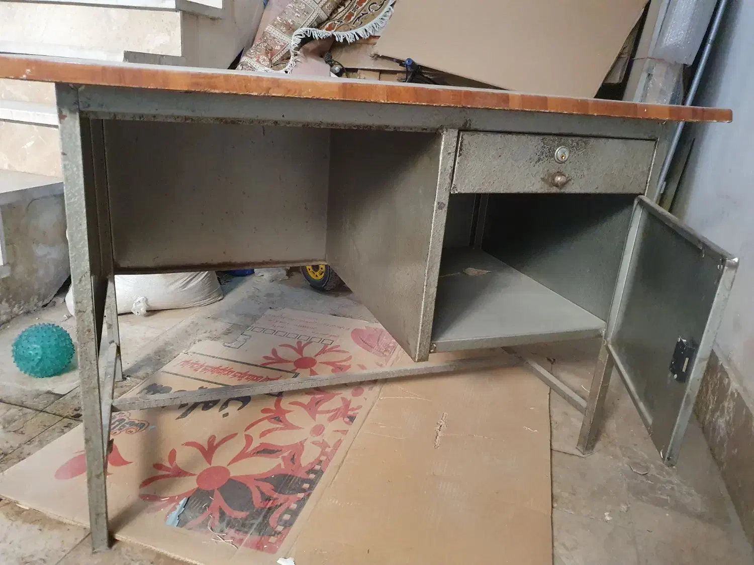 میز فلزی وصندلی چوبی|میز تحریر و کامپیوتر|مشهد, نوید|دیوار