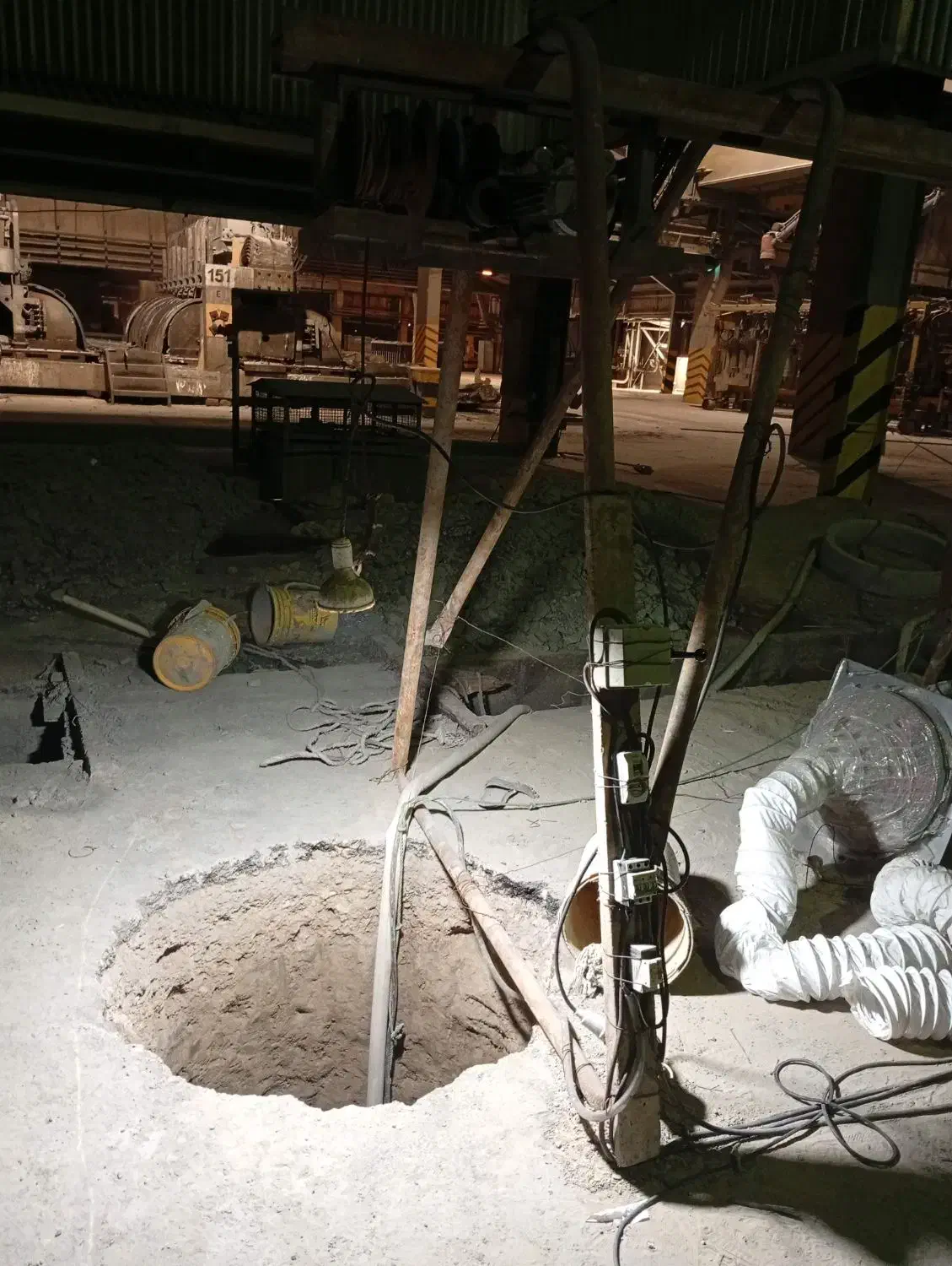 حفاری کانال برق تخریب چاه|خدمات پیشه و مهارت|بندرعباس, |دیوار