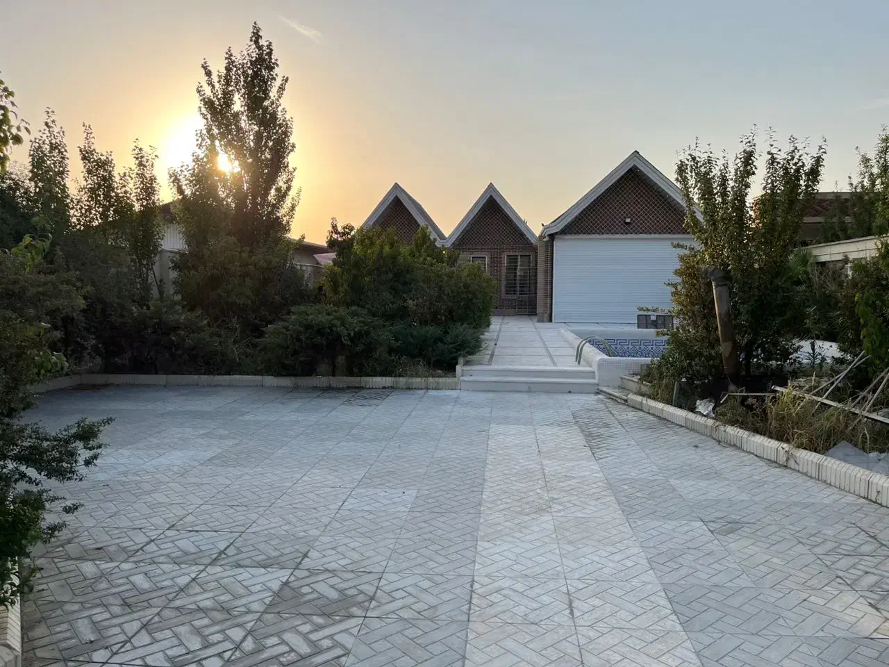 ویلا کلاسیک دارای قدمت بنا تهران دشت|فروش خانه و ویلا|تهران, بازار|دیوار