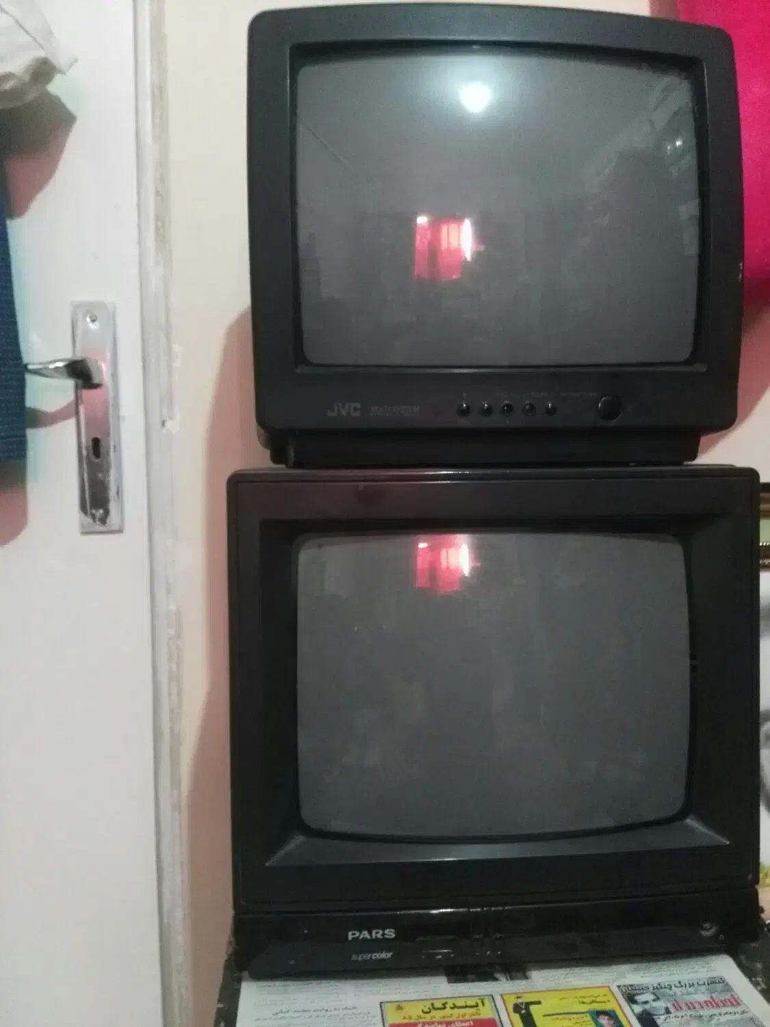 تعدادی لوازم قدیمی|سیستم صوتی خانگی|پرند, فاز ۶|دیوار