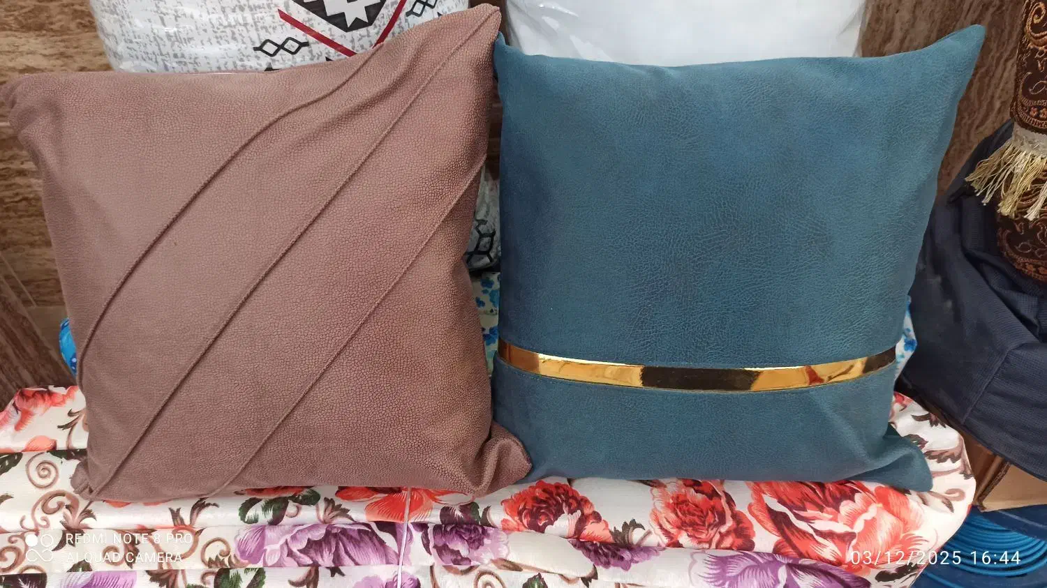 بالش متکا وبالش خوب .کوسن|رختخواب، بالش، پتو|کارون, |دیوار