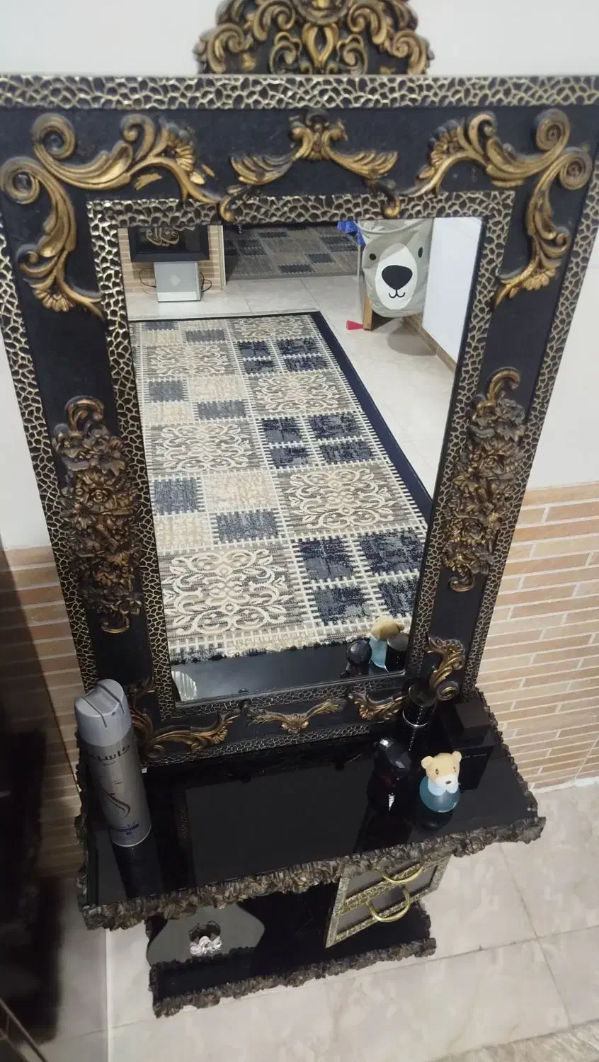 اینه و کنسول مشکی طلایی|بوفه، ویترین، کنسول|صدرا-فارس, فاز ۱|دیوار