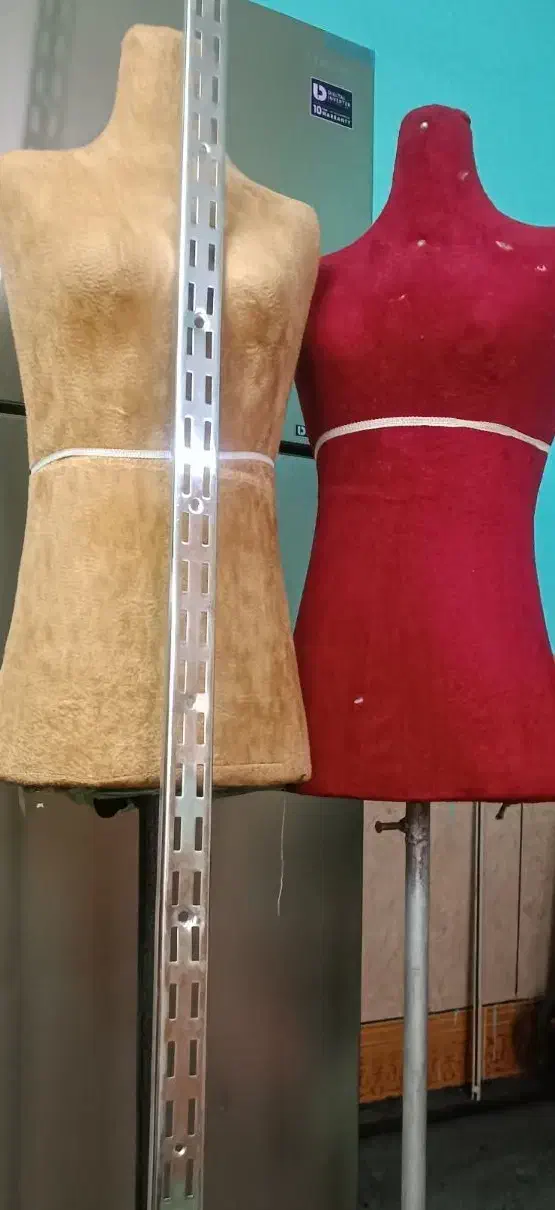 یک عدد مانکن شتری و پایه رگال دو متری استیل|فروشگاه و مغازه|بندر ماهشهر, |دیوار