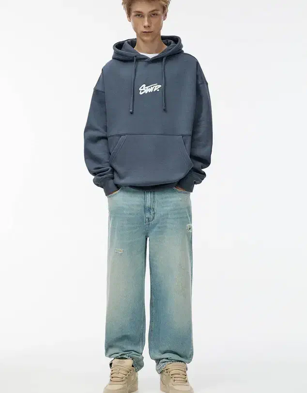 هودی برند Pull and bear|لباس|بندر دیر, |دیوار