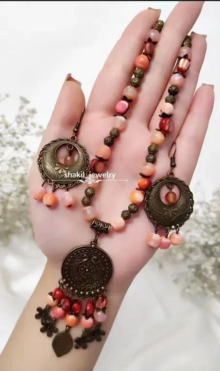 ست و نیمست زنانه یلدایی و مجلسی در طرحهای متنوع|بدلیجات|شهرکرد, |دیوار