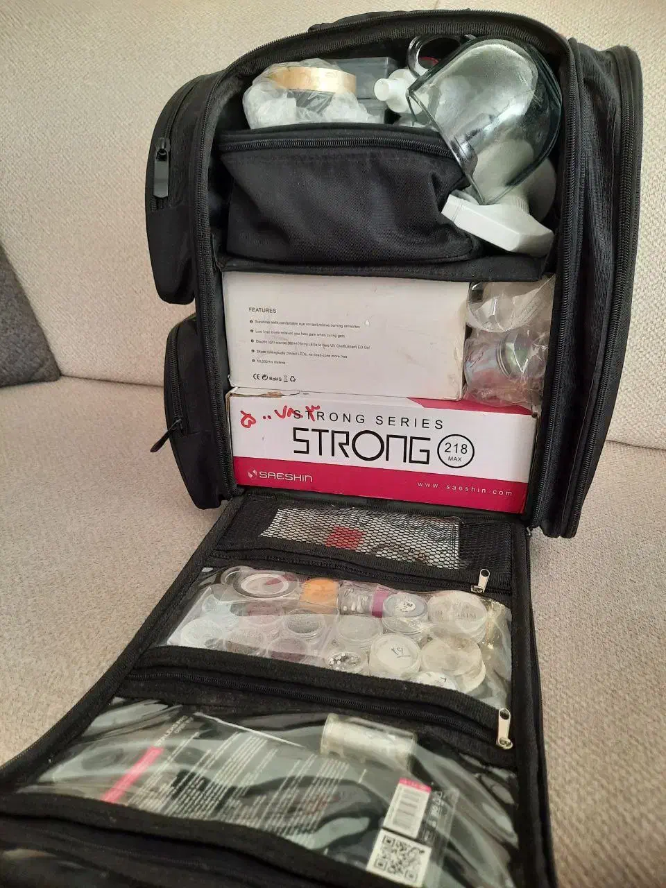 چمدان و وسایل ناخن|آرایشی، بهداشتی، درمانی|نجفآباد, یزدانشهر|دیوار