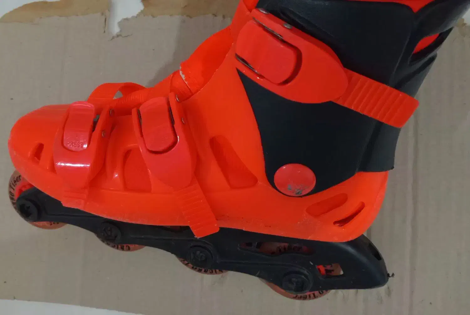 اسکیت(کفش چرخدار) ژله ای Chicago Tiger کاملاً سالم|دوچرخه، اسکیت، اسکوتر|سنقر, |دیوار