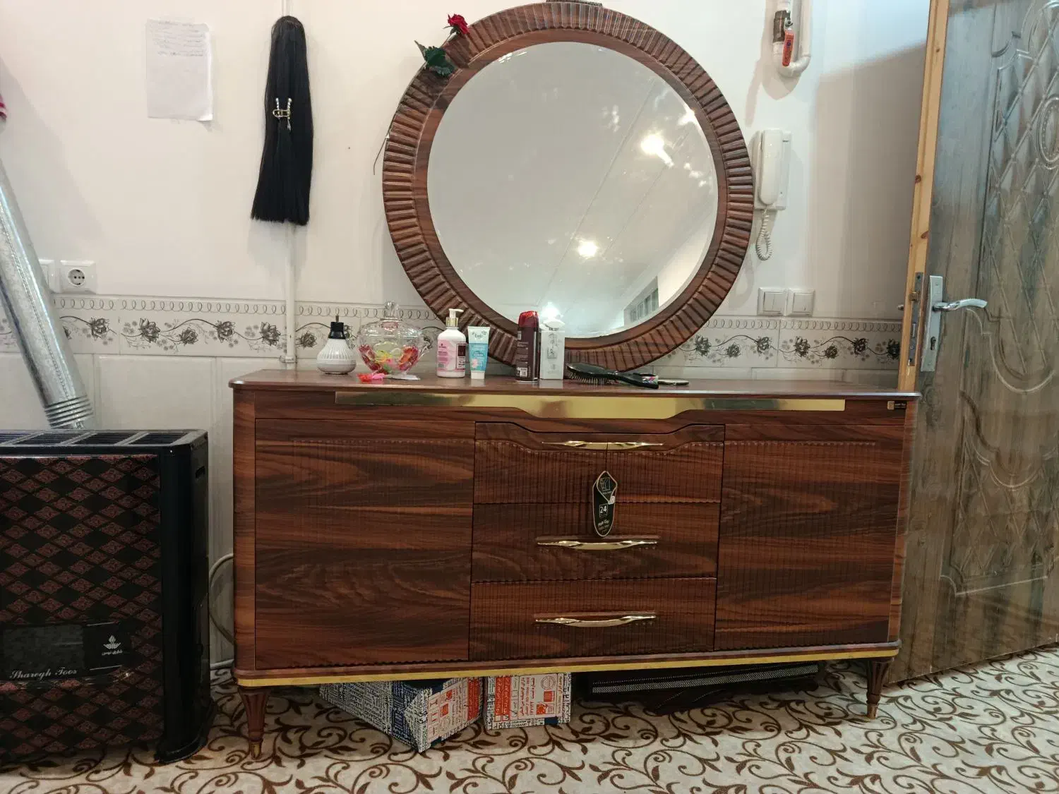 کنسول آرایشی و میز تلویزیون|میز تلویزیون|یزد, |دیوار