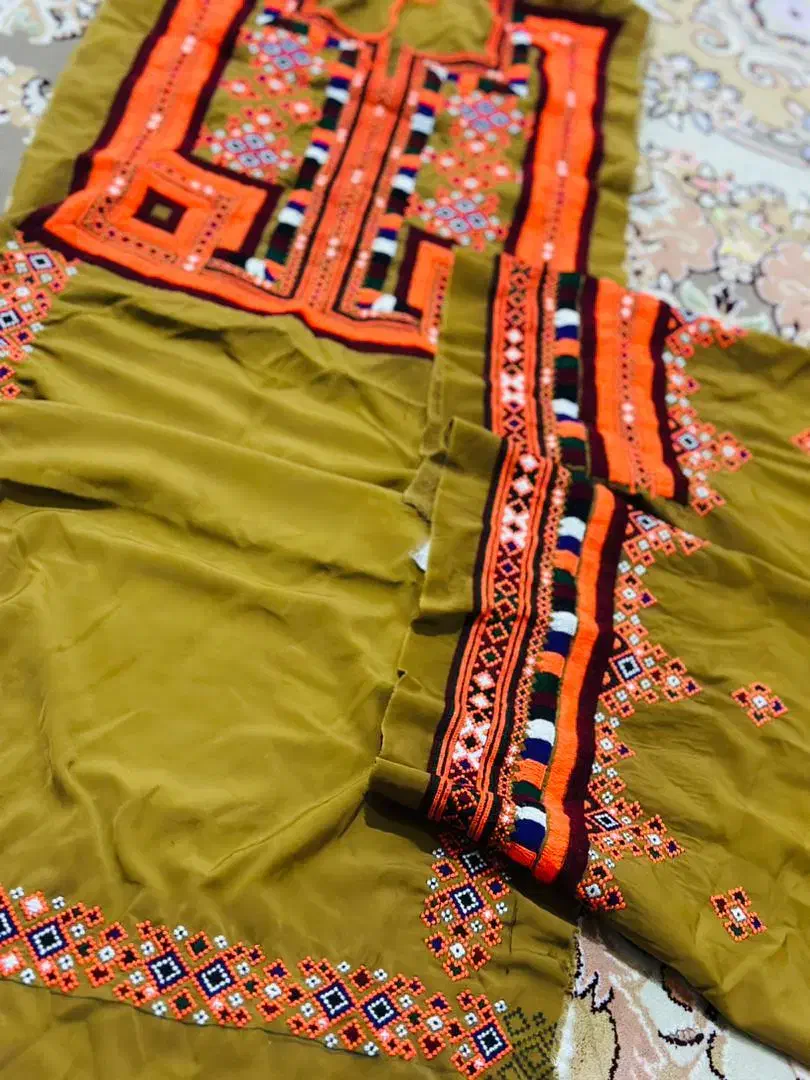 لباس شیک|لباس|طرقبه, |دیوار