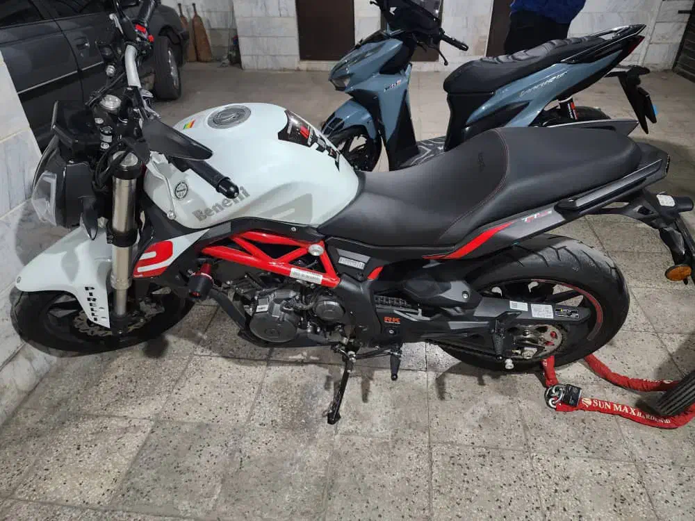 بنلی ۲۵۰ دو سیلندر|موتورسیکلت|تهران, امیر بهادر|دیوار