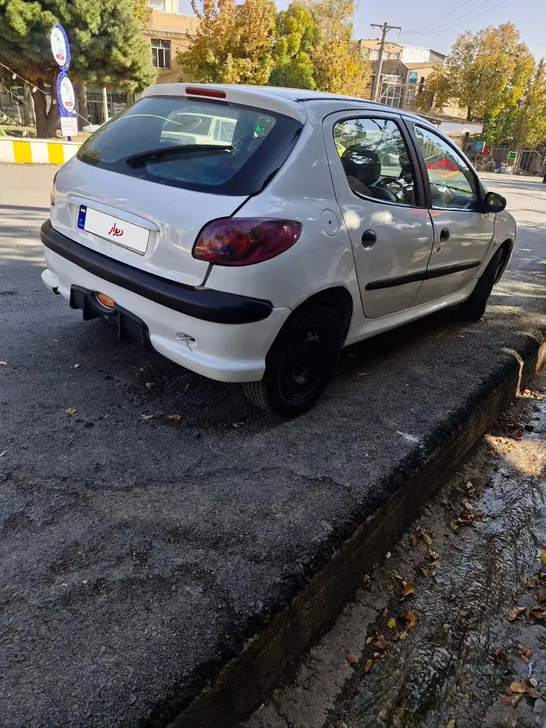 پژو ۲۰۶ معاوضه هم دارم با پارس سفید|خودرو سواری و وانت|پادنا, |دیوار