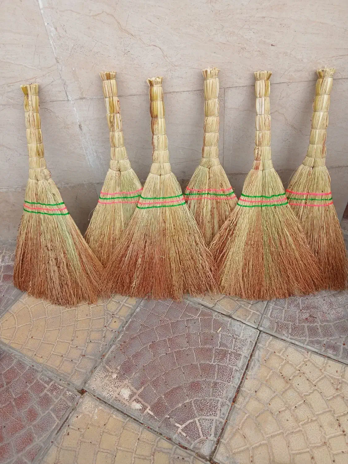 جاروسنتی میانه|لوازم نظافت|قم, ولیعصر|دیوار