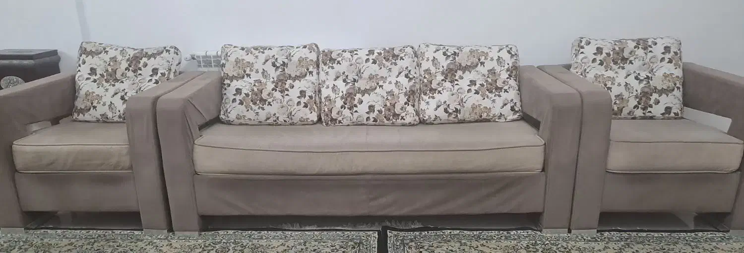 مبل راحتی ۵ نفره|مبلمان خانگی و میز عسلی|ری, دیلمان|دیوار