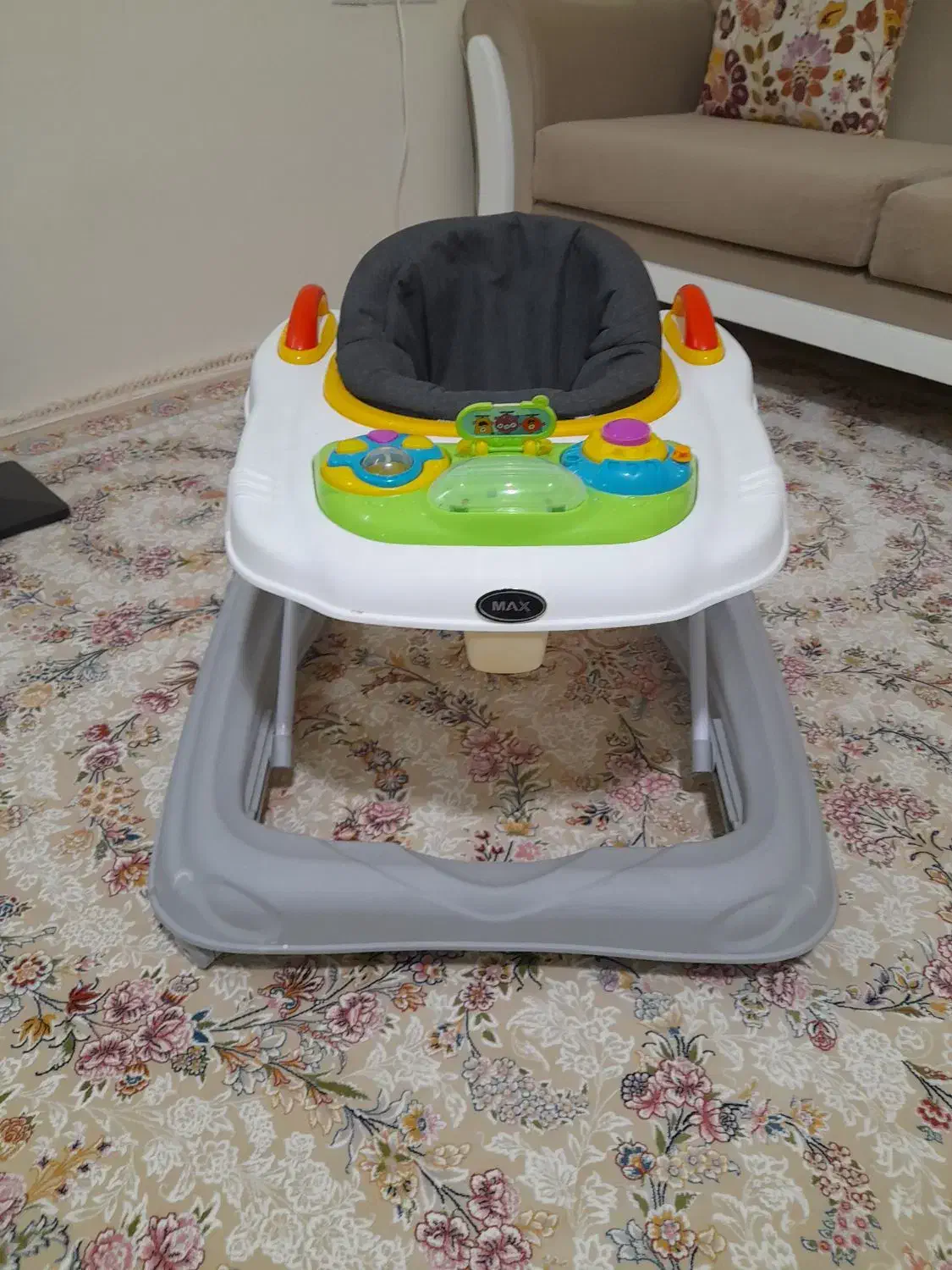 روروک نو|کالسکه و لوازم جانبی|بومهن, |دیوار