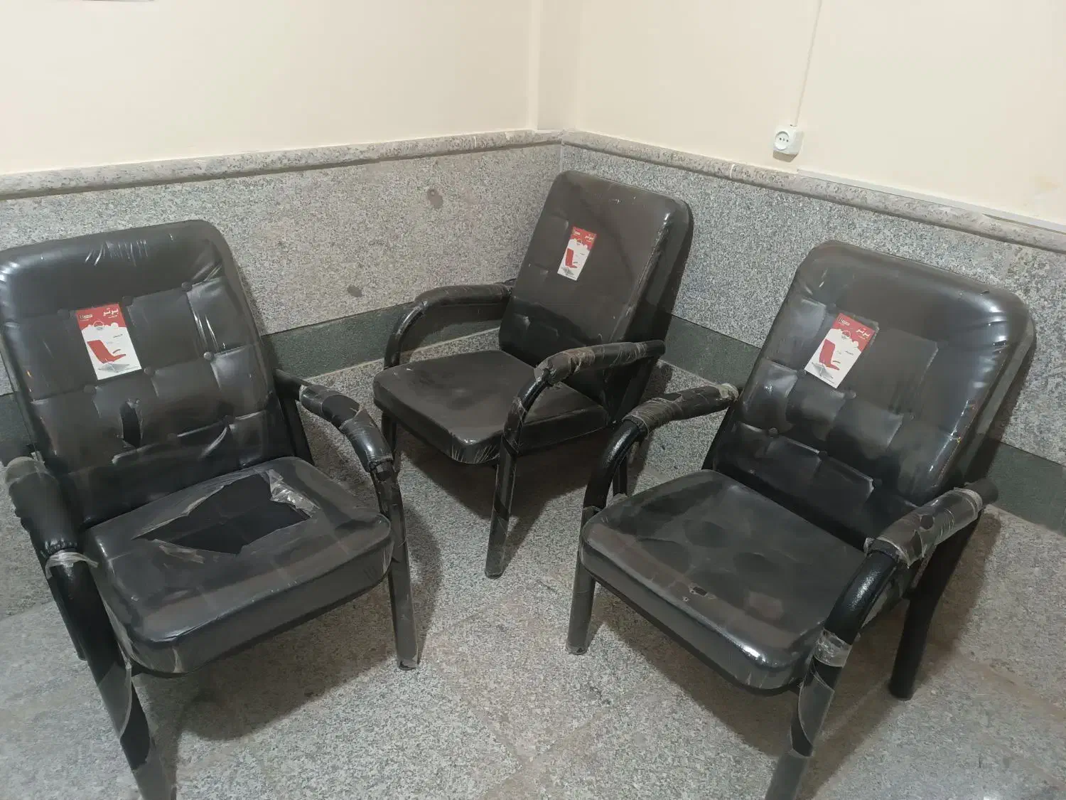 صندلی انتظار|صندلی و نیمکت|کرمان, |دیوار