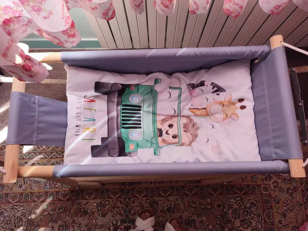 گهواره کودک ننو . تاشو . در حد نو .|تخت و صندلی بچه|پردیس, فاز ۴|دیوار