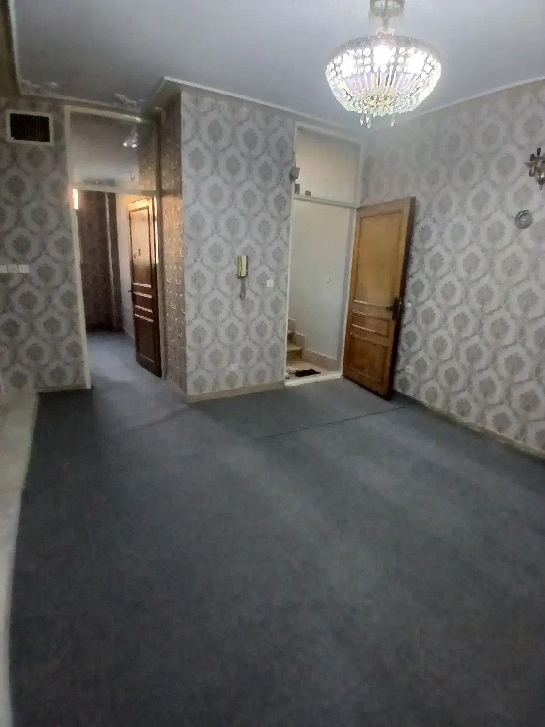 پارک گلنما2طبقه دربستی110مترمناسب سکونت وکار