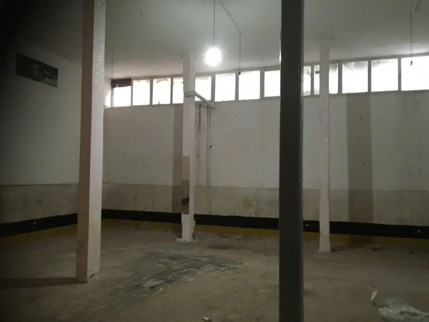 اجاره زیرزمین تجاری ۲۳۰ متری|اجارهٔ مغازه و غرفه|قم, خاکفرج|دیوار