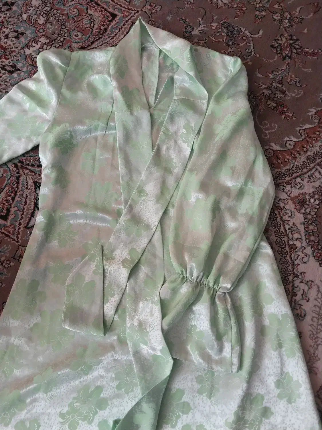 پیراهن|لباس|نجفآباد, گلدشت|دیوار