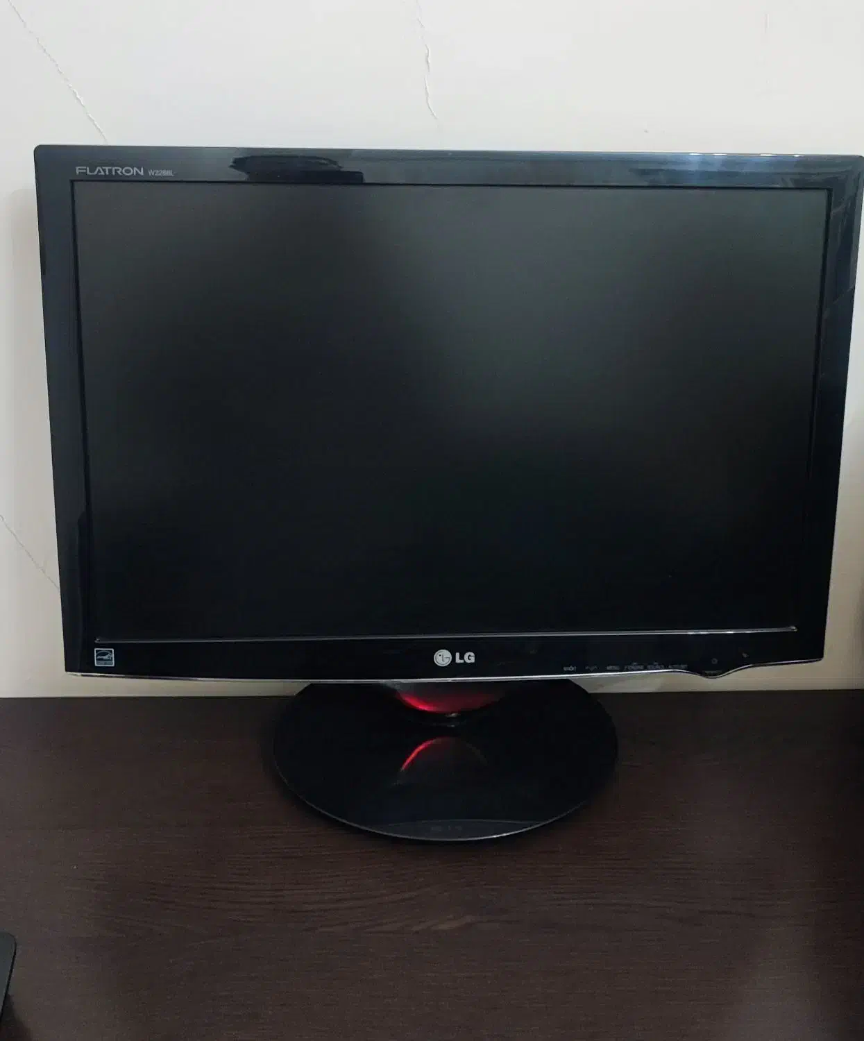 مانیتور ال ای دی ال جی 22 خراب|قطعات و لوازم جانبی رایانه|شیراز, تحویلی|دیوار