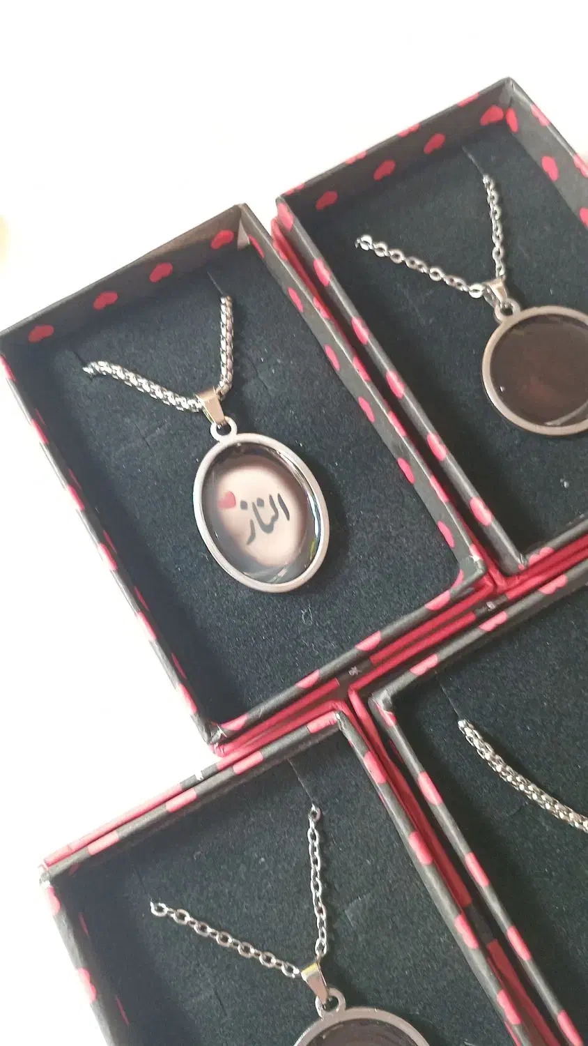 گردنبند حرارتی|بدلیجات|بندر انزلی, امامزاده|دیوار