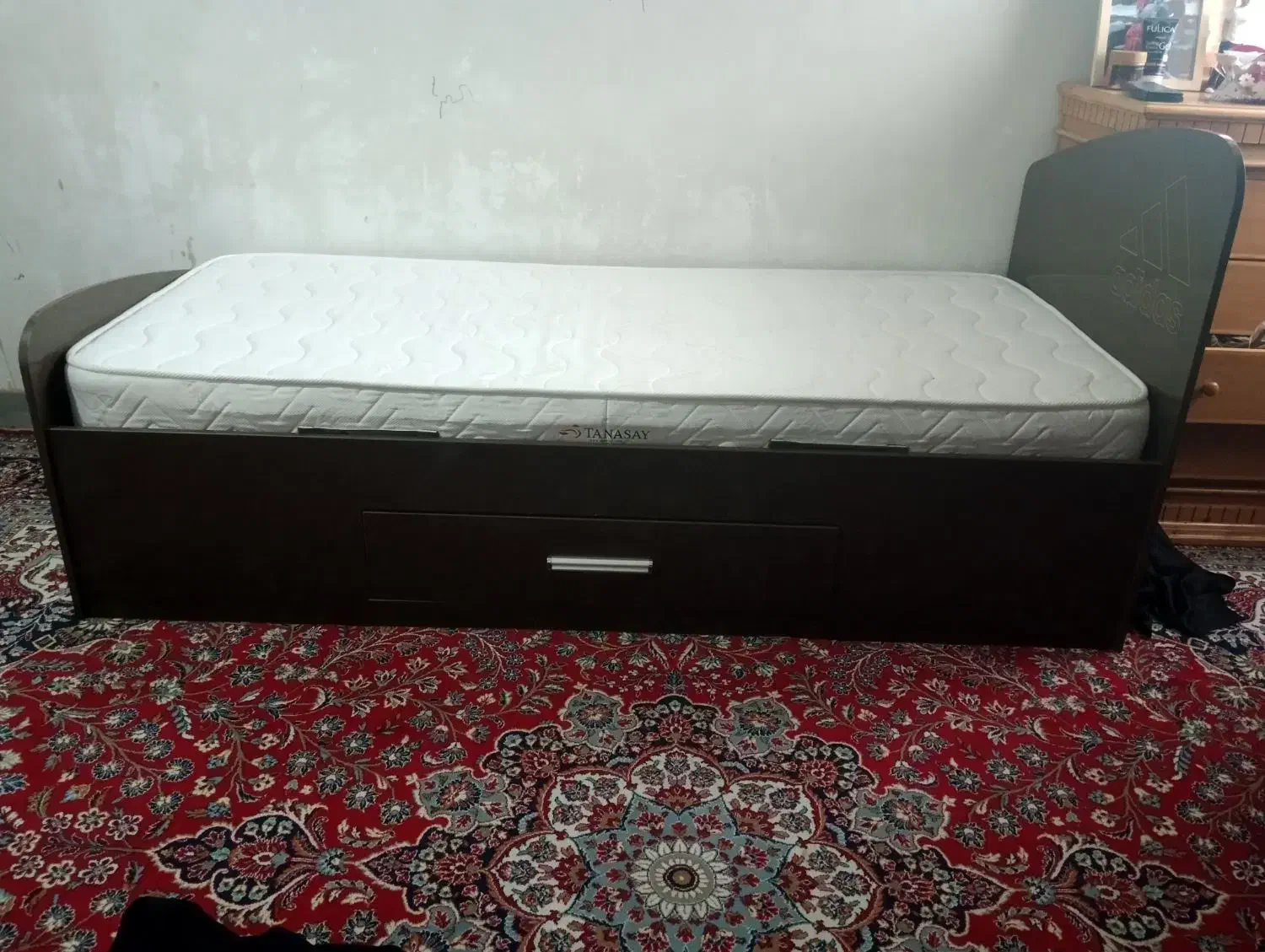 تخت یک نفره MDF  و تشک طبی|تخت و سرویس خواب|گنبد کاووس, |دیوار