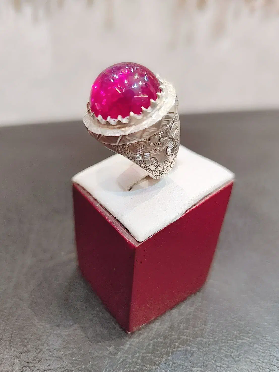 یاقوت مردانه|کلکسیون اشیاء عتیقه|زرند, |دیوار