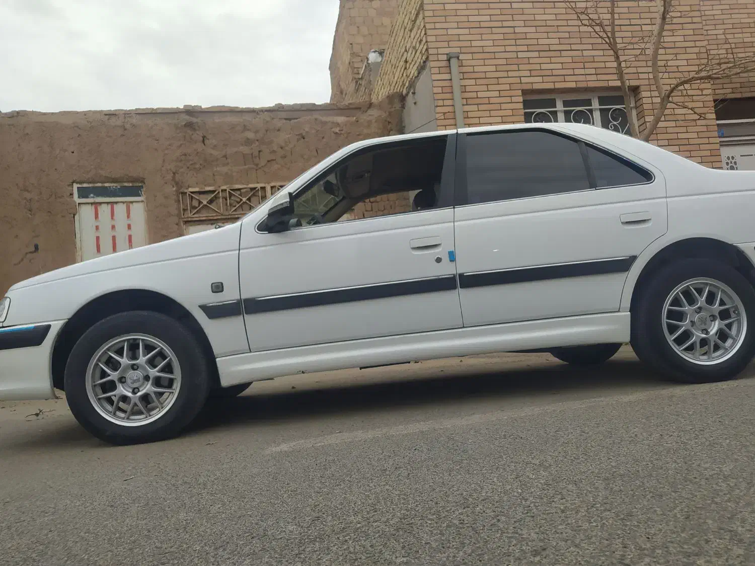 پژو پارس 98دوگانه فابریک عروسک معاوضه هم دارم|خودرو سواری و وانت|قم, شهرک فاطمیه|دیوار