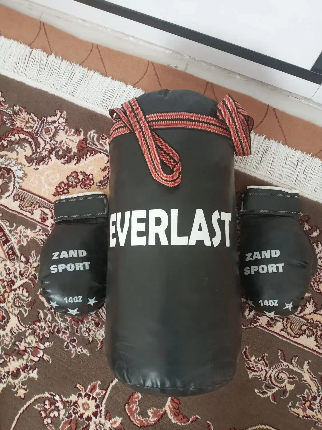 کیسه بوکس و دست کش بوکس|تجهیزات ورزشی|ایلام, |دیوار