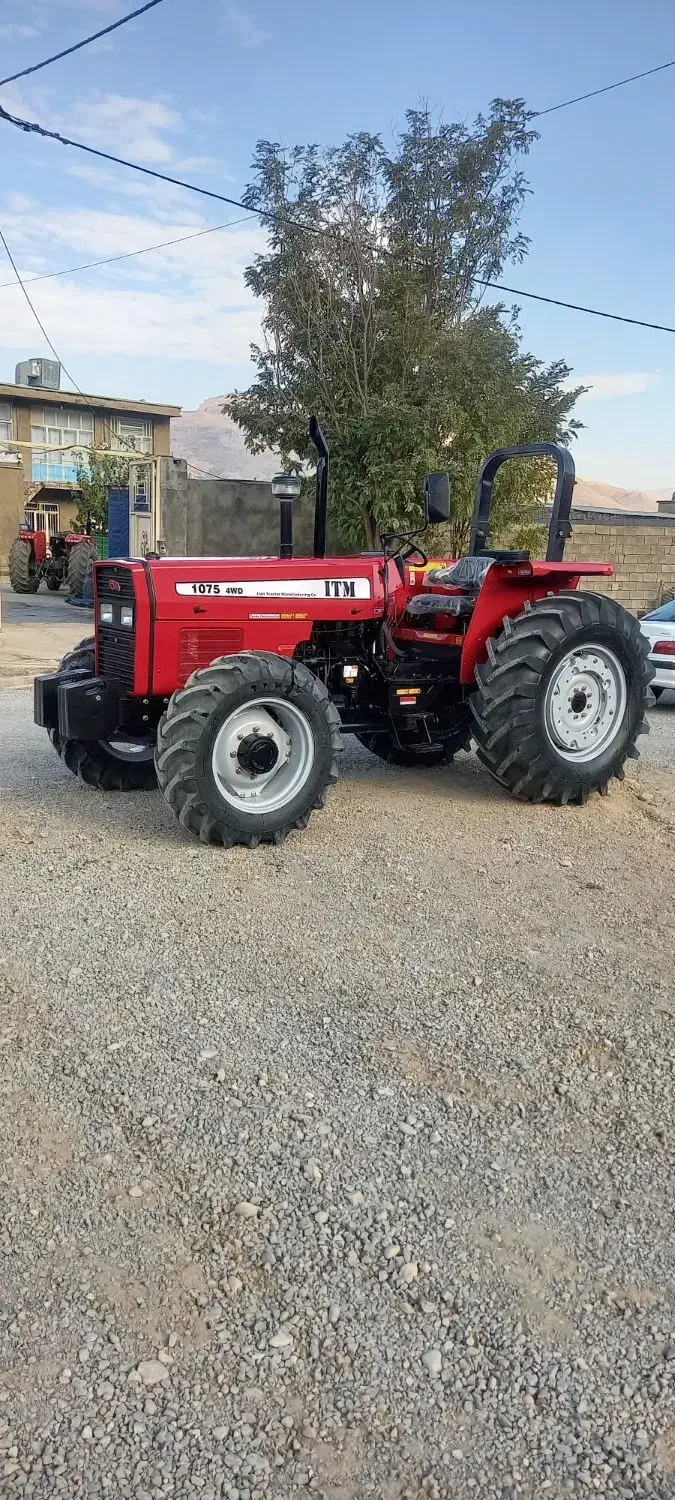 تراکتور۱۰۷۵ جفت خشک|خودرو سنگین|صحنه, |دیوار