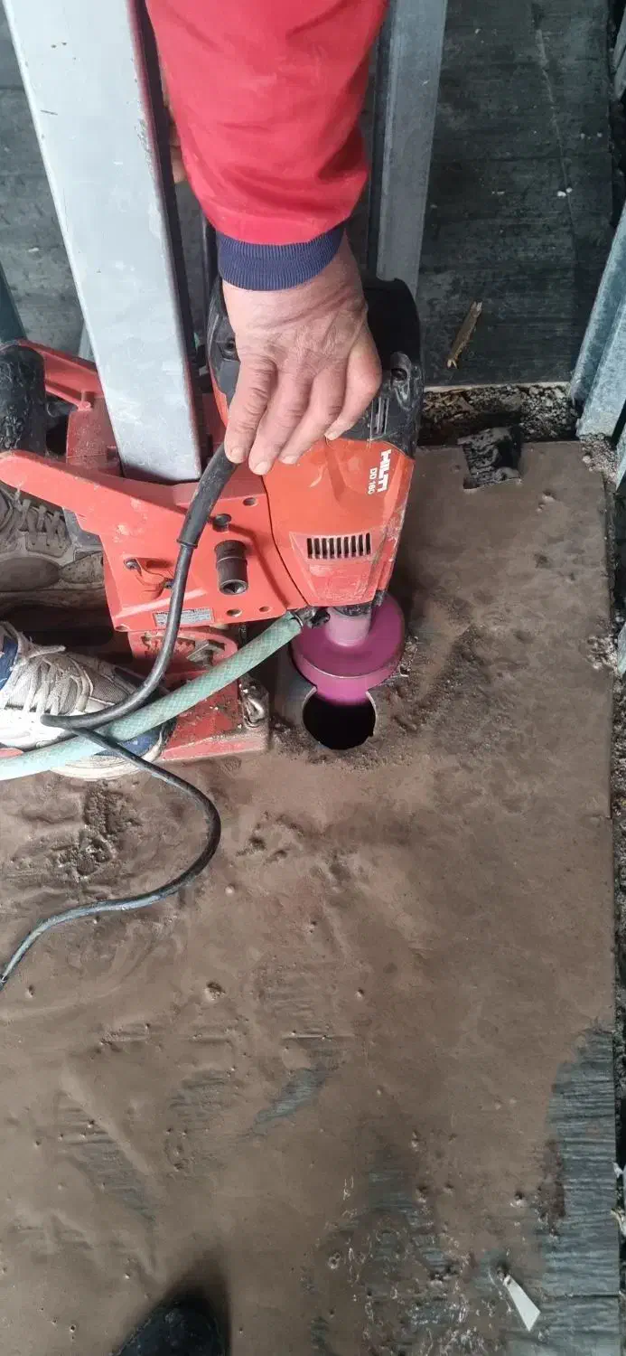 کرگیری و کاشت میلگرد|خدمات پیشه و مهارت|بندر انزلی, معلم|دیوار