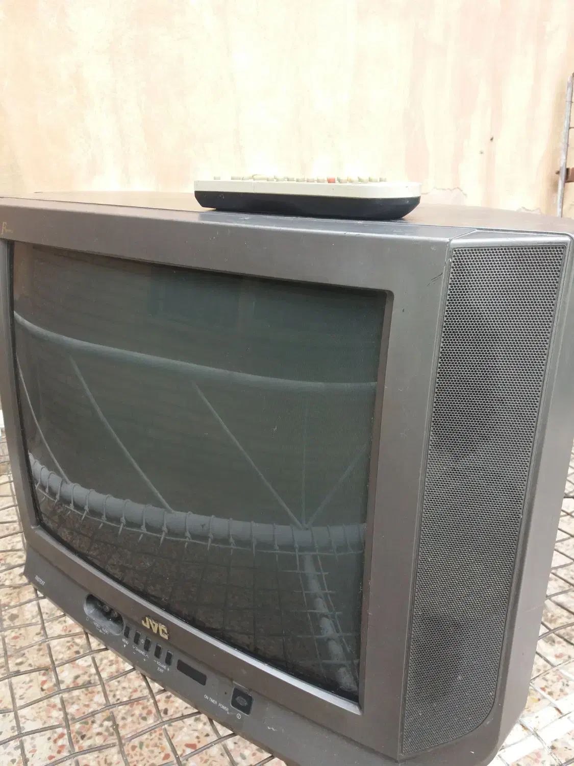 فروش تلویزیون JVC ژاپنی اصل ۲۱ اینچ و مخزن آب|تلویزیون و پروژکتور|شوشتر, |دیوار