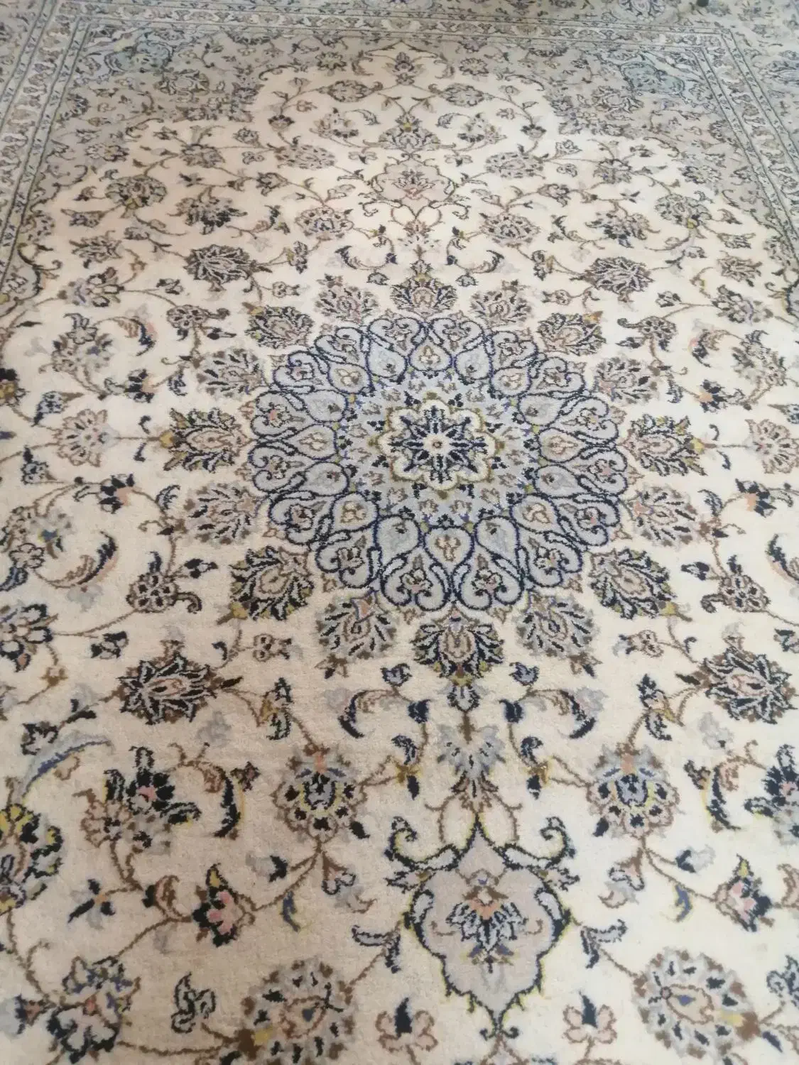 لوازم خانه|فرش|اصفهان, سروستان|دیوار