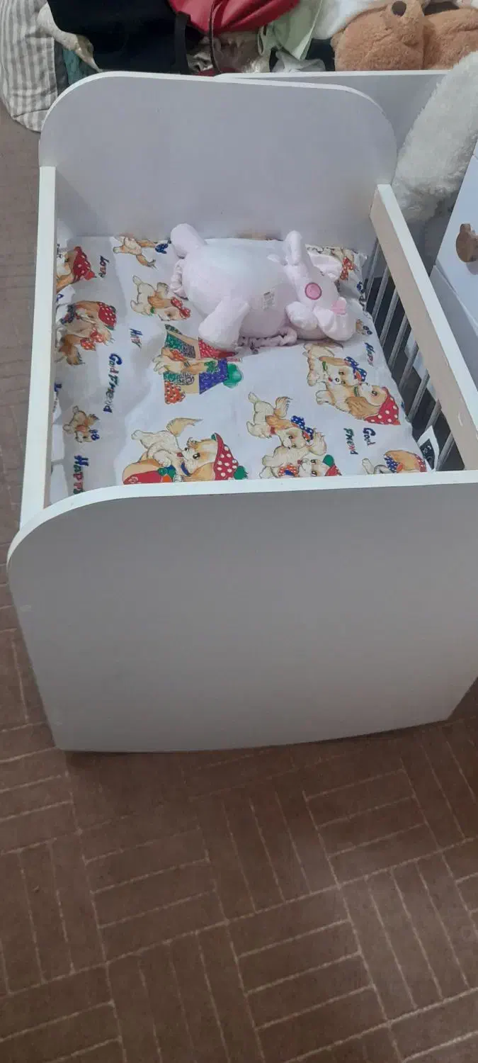 گهواره نوزادی|تخت و صندلی بچه|اردبیل, |دیوار