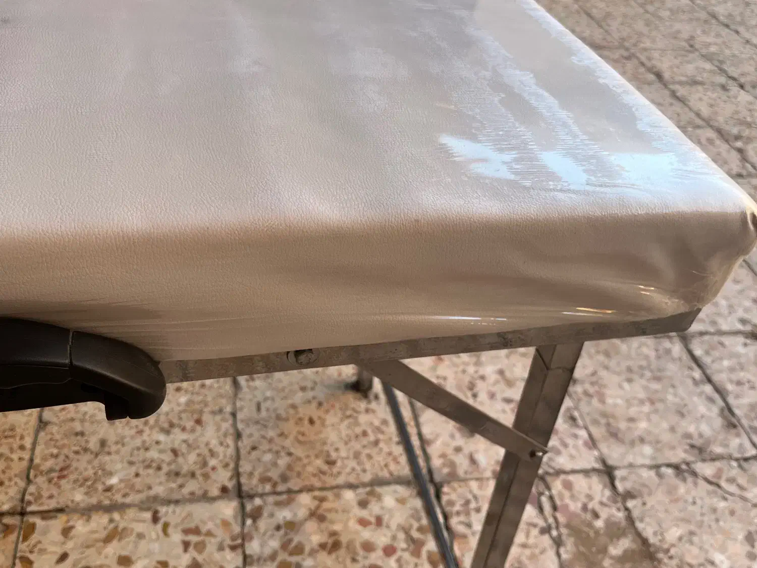 تخت چمدانی تاشو|آرایشگاه و سالن‌های زیبایی|شوش, |دیوار