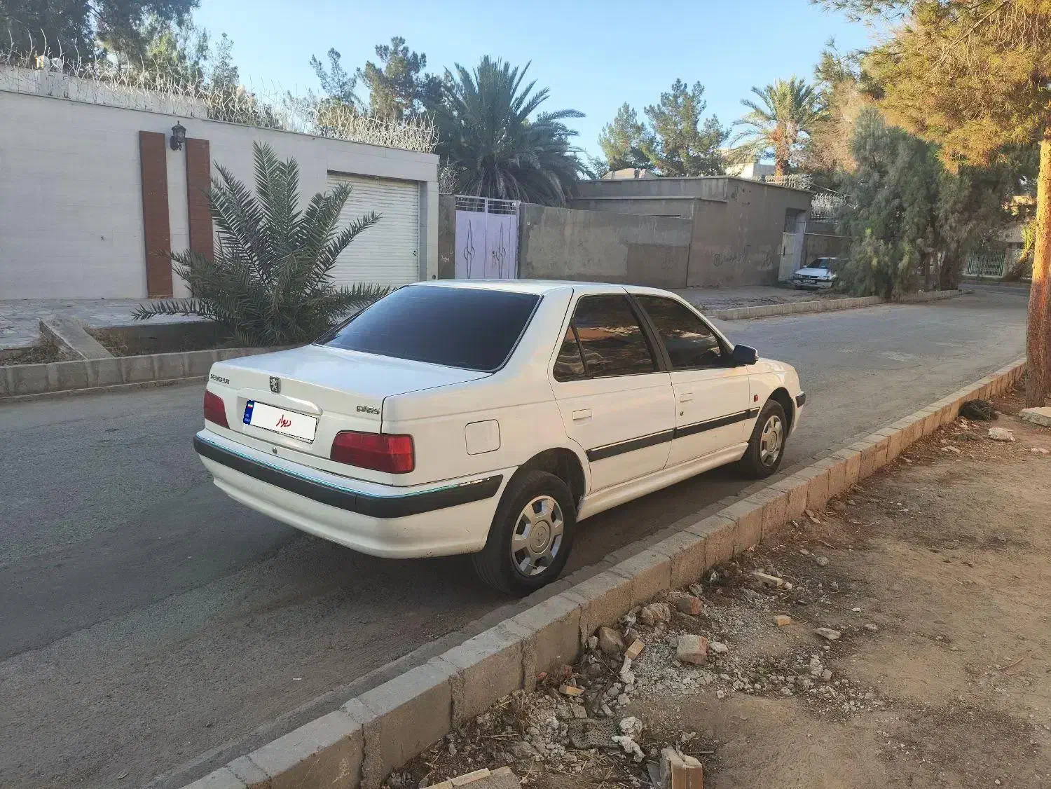 پژوپارس مدل 93 سفید|خودرو سواری و وانت|زاهدان, |دیوار