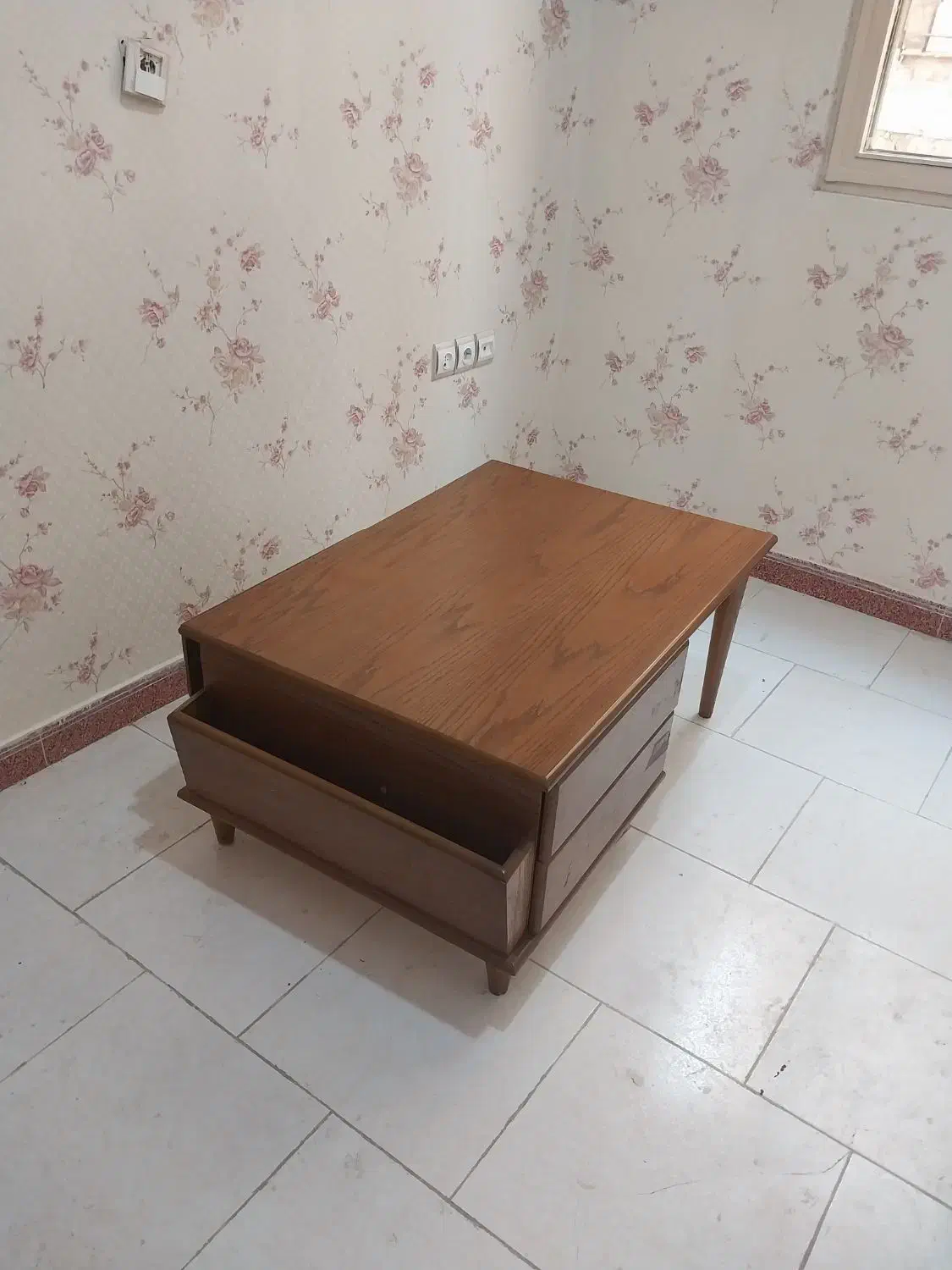 میز تلوزیون و میز وسط|میز تلویزیون|ری, دیلمان|دیوار