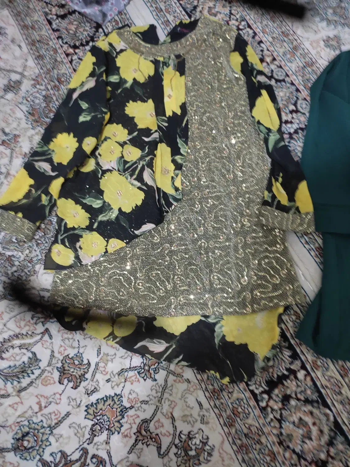 لباس ها همگی در حد نو|لباس|سنندج, |دیوار