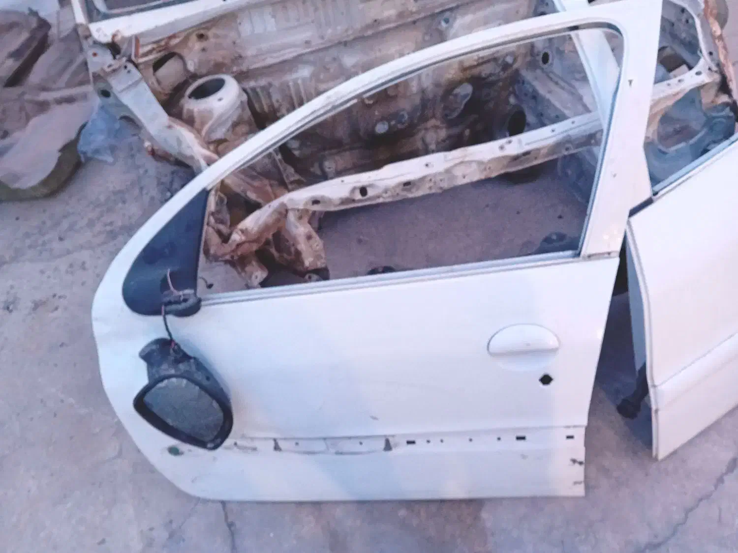 درب ۲۰۷|قطعات یدکی و لوازم جانبی|باغستان, |دیوار