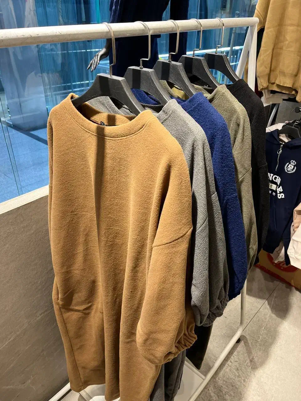 پالتو|لباس|خرمآباد, |دیوار