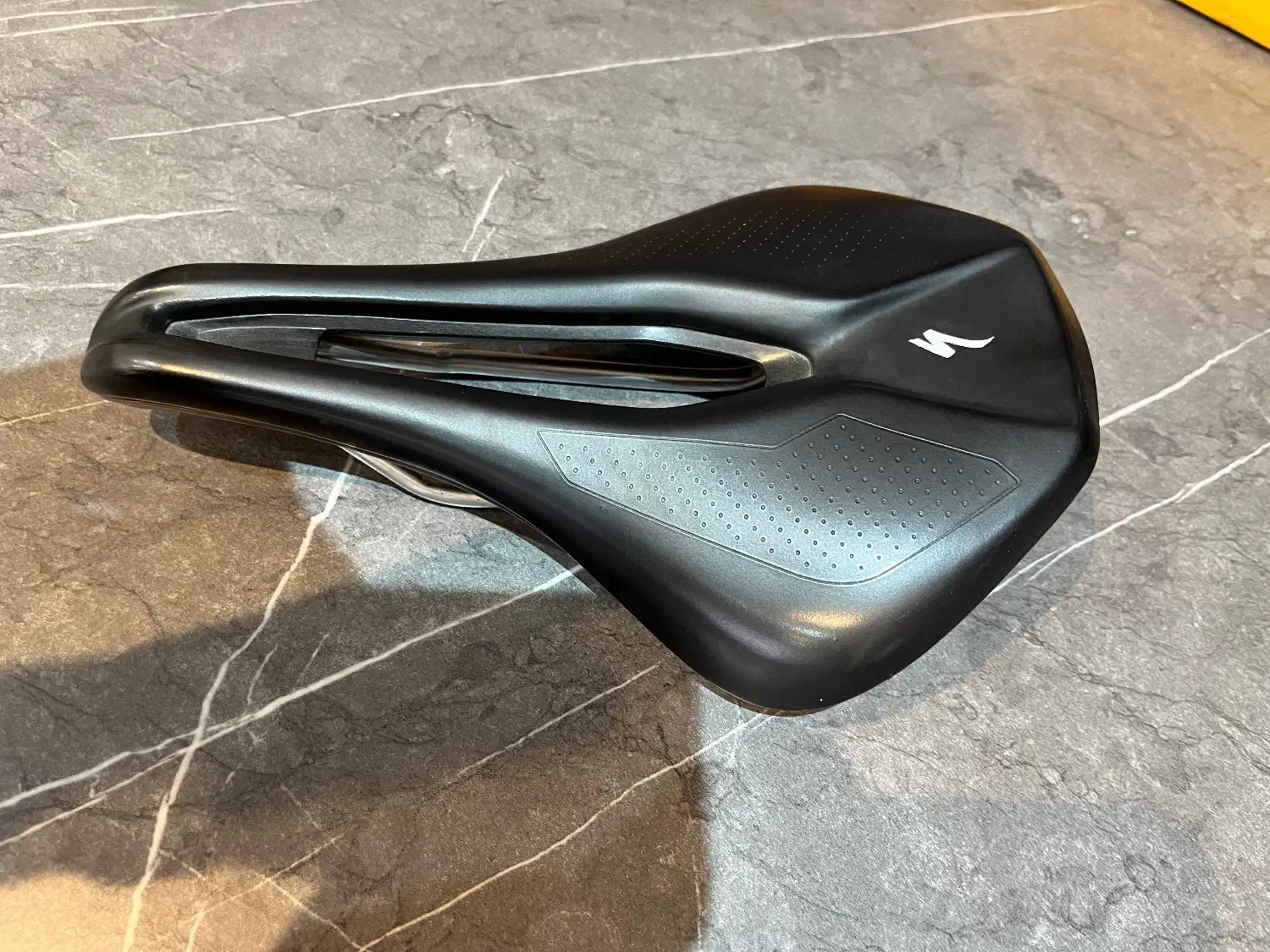 زین دوچرخه اسپشیالایزد|دوچرخه، اسکیت، اسکوتر|کاشان, فاز ۱ ناجی آباد|دیوار